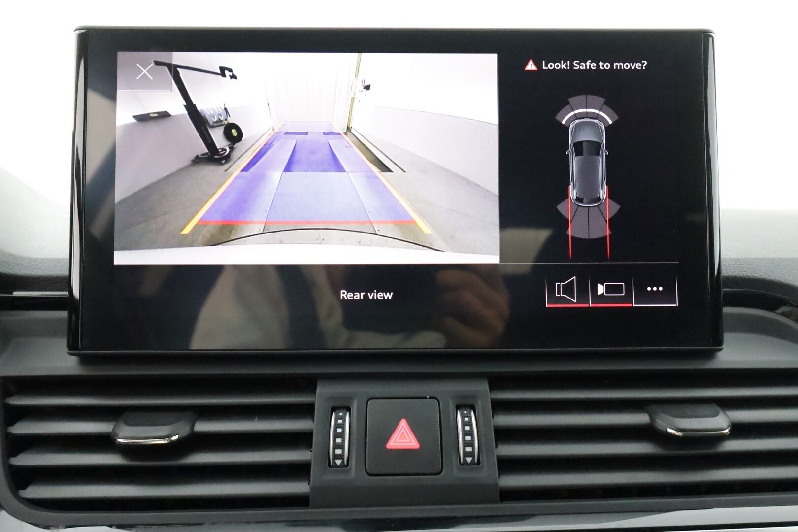 Audi Q5 2023 Progress 50 TFSI e 220 kW quattro S tronic - 3,99 % KORKOTARJOUS TÄHÄN AUTOON - 1-om. Suomi-auto / Adapt.Vakkari / P-kamera / Matrix LED / Koukku / Sporttipenkit / Apple&Android