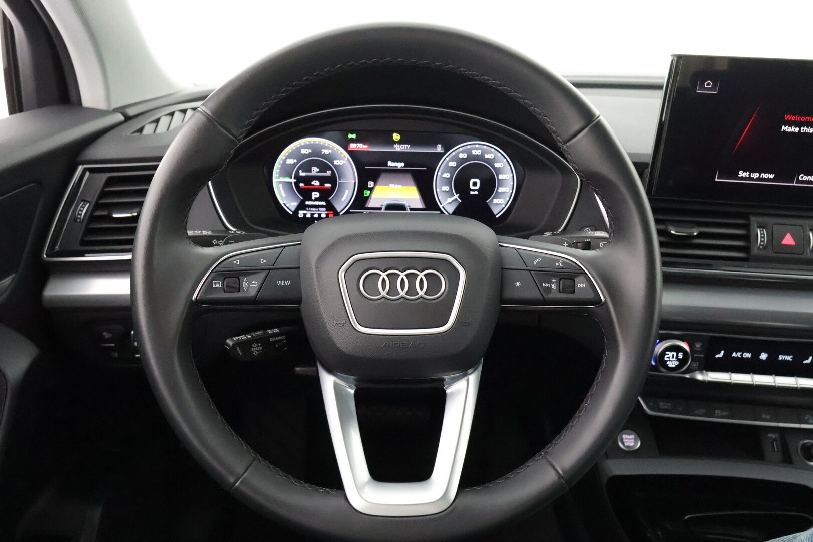 Audi Q5 2023 Progress 50 TFSI e 220 kW quattro S tronic - 3,99 % KORKOTARJOUS TÄHÄN AUTOON - 1-om. Suomi-auto / Adapt.Vakkari / P-kamera / Matrix LED / Koukku / Sporttipenkit / Apple&Android