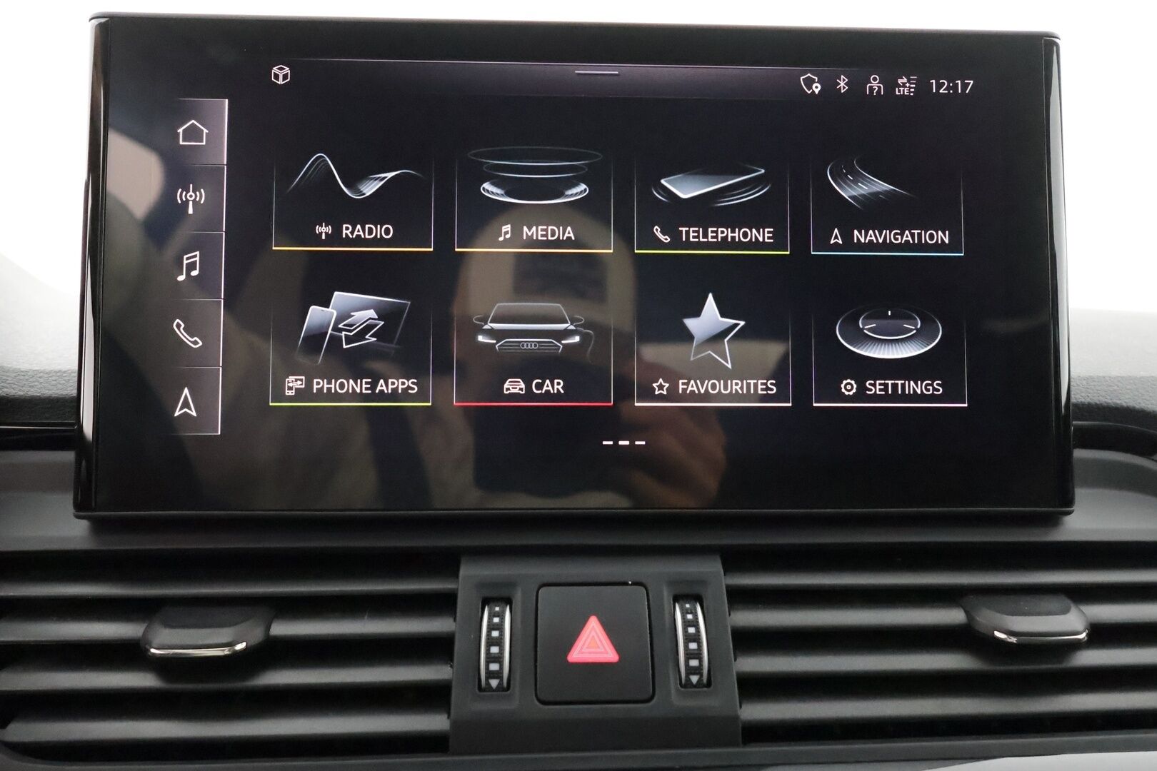 Audi Q5 2023 Progress 50 TFSI e 220 kW quattro S tronic - 3,99 % KORKOTARJOUS TÄHÄN AUTOON - 1-om. Suomi-auto / Adapt.Vakkari / P-kamera / Matrix LED / Koukku / Sporttipenkit / Apple&Android