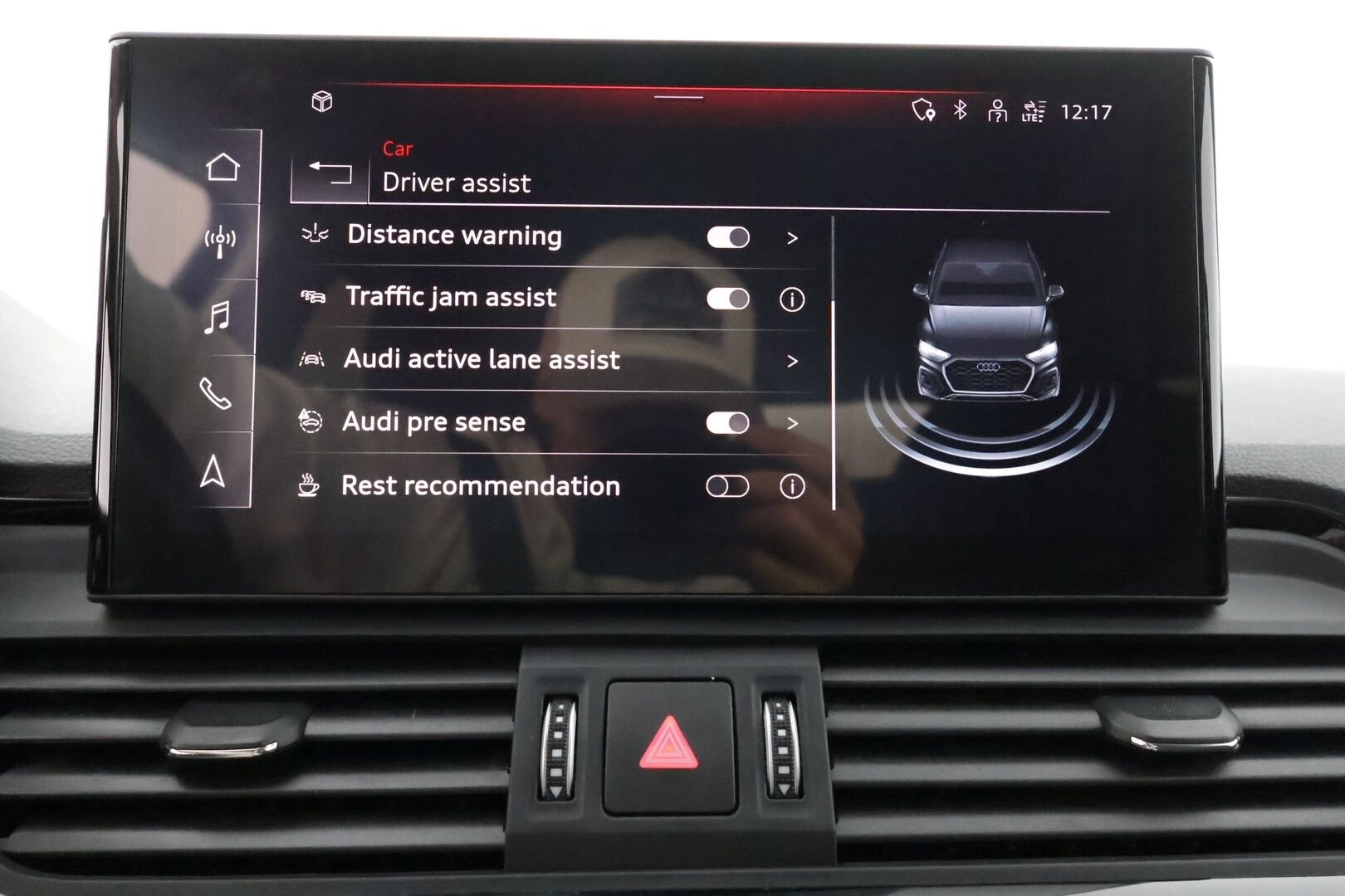 Audi Q5 2023 Progress 50 TFSI e 220 kW quattro S tronic - 3,99 % KORKOTARJOUS TÄHÄN AUTOON - 1-om. Suomi-auto / Adapt.Vakkari / P-kamera / Matrix LED / Koukku / Sporttipenkit / Apple&Android