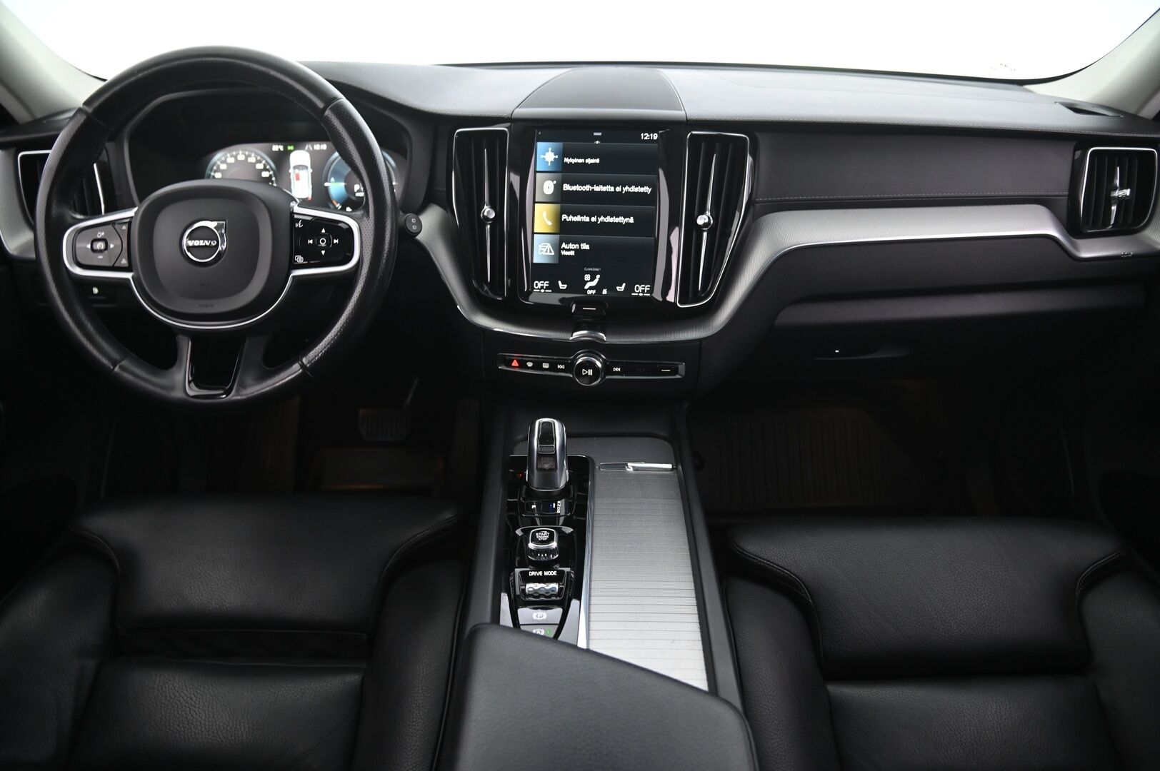 Volvo XC60 2019 T8 AWD Inscription aut - Panorama | Vetokoukku | Muistipenkki | VOC | P.Kamera | SoH 78% | Juuri huollettu | 2x renkaat&alumiinivanteet