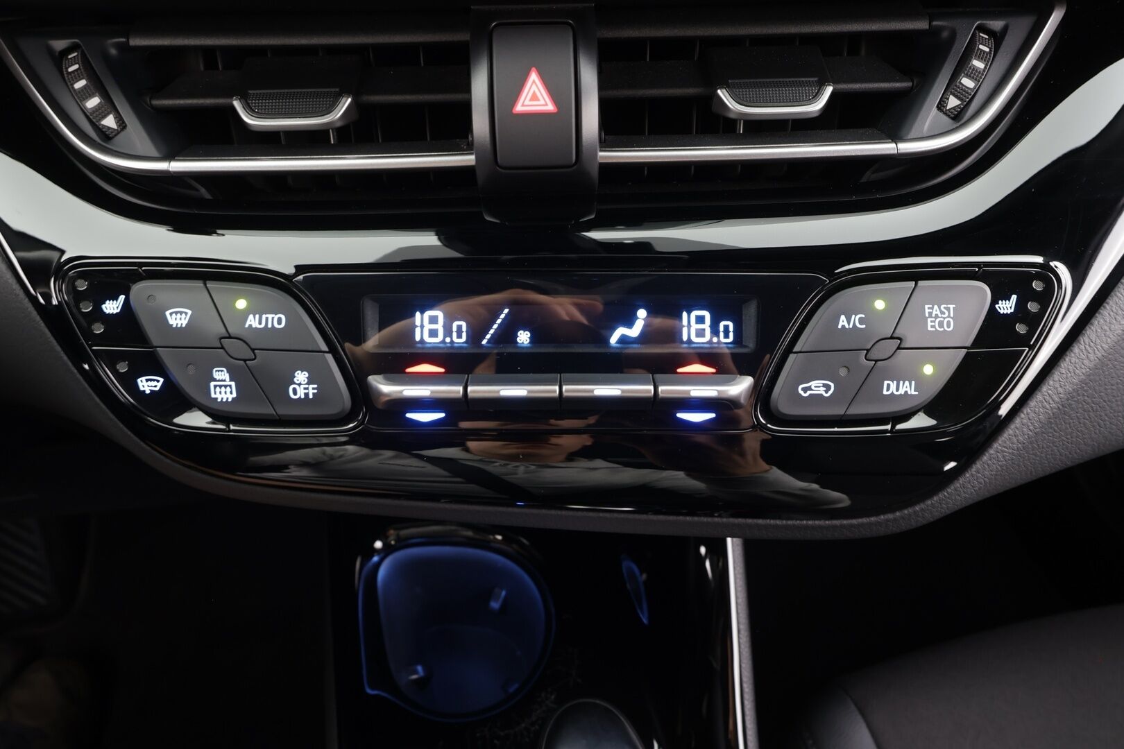 Toyota C-HR 2022 1,8 Hybrid Active - | ACC | LED | P.kamera | Facelift | Keyless | Apple & Android | Lämm. ratti | 2x renkaat aluin |