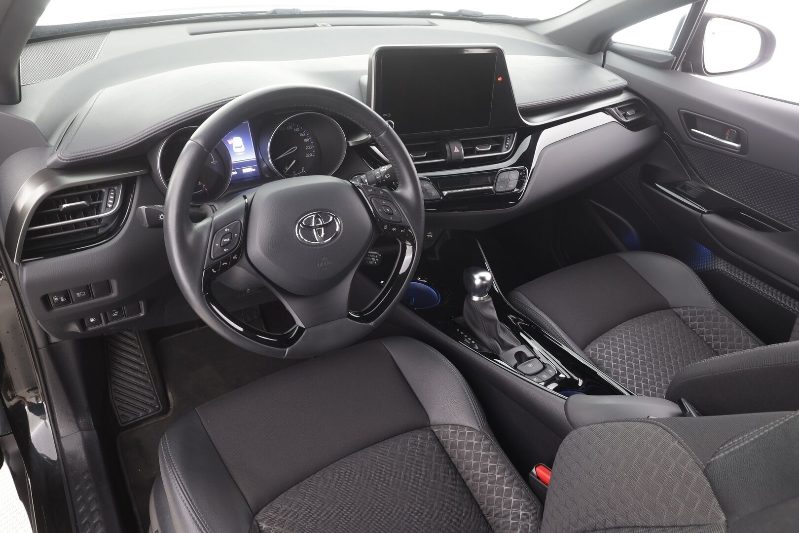 Toyota C-HR 2022 1,8 Hybrid Active - | ACC | LED | P.kamera | Facelift | Keyless | Apple & Android | Lämm. ratti | 2x renkaat aluin |