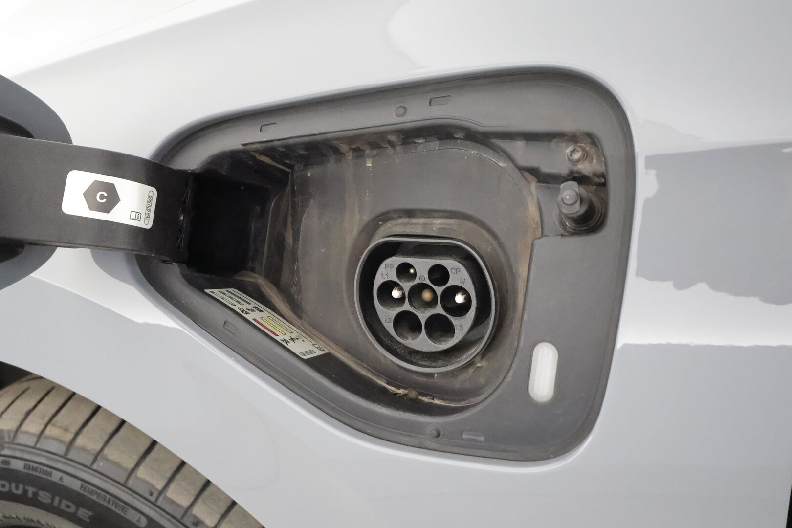 Volkswagen Golf 2021 Style eHybrid 150 kW (PHEV) DSG-automaatti * Acc / Tutkat / Sähkösäätöinen hierova istuin / LED / Navi * - Kahdet renkaat