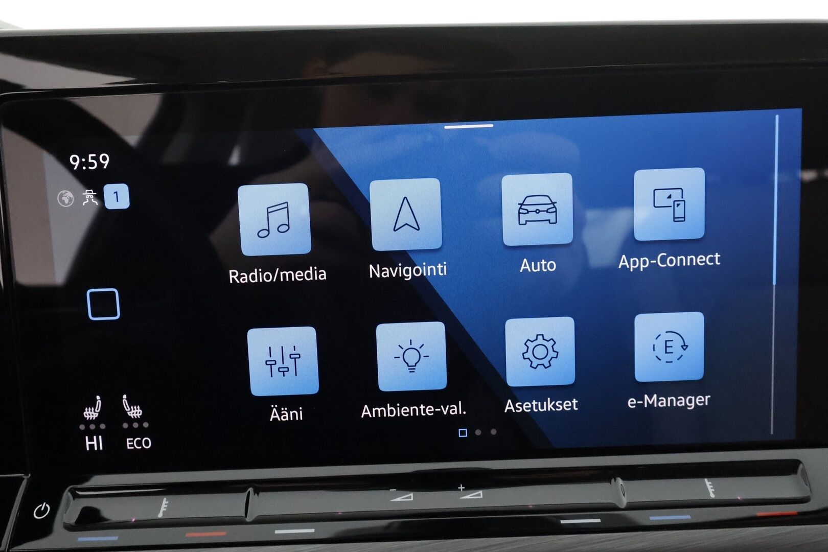 Volkswagen Golf 2021 Style eHybrid 150 kW (PHEV) DSG-automaatti * Acc / Tutkat / Sähkösäätöinen hierova istuin / LED / Navi * - Kahdet renkaat