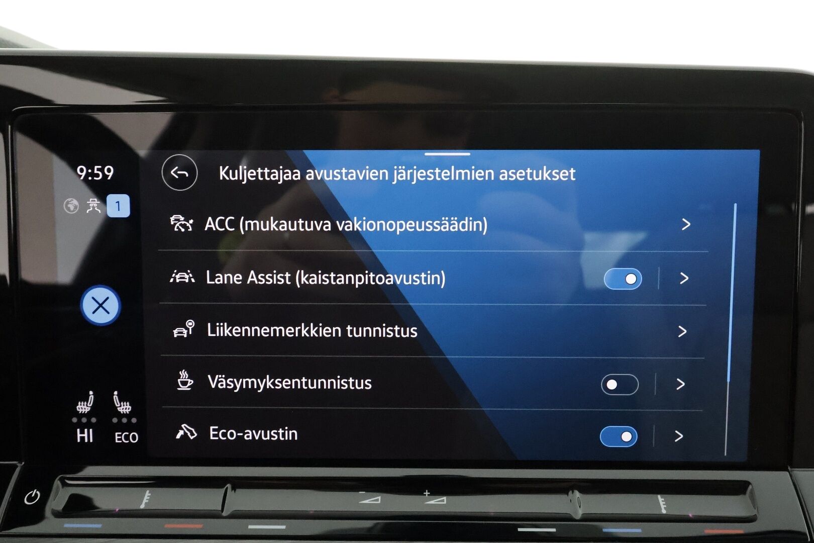 Volkswagen Golf 2021 Style eHybrid 150 kW (PHEV) DSG-automaatti * ACC / Tutkat / Sähkösäätöinen istuin / LED / Navi * - Kahdet renkaat / Huippuvarusteet / Luotettava tekniikka! - HULLUT AVAJAISHULINAT KORKOTARJOUS 3,29 %