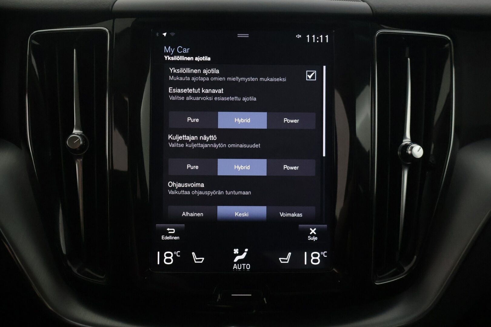 Volvo XC60 2018 T8 AWD Momentum aut - | HUD | Panorama | ACC | Koukku | 360 | Webasto | R-Design Nahkapenkit | KeylessGo | 85 Soh%|