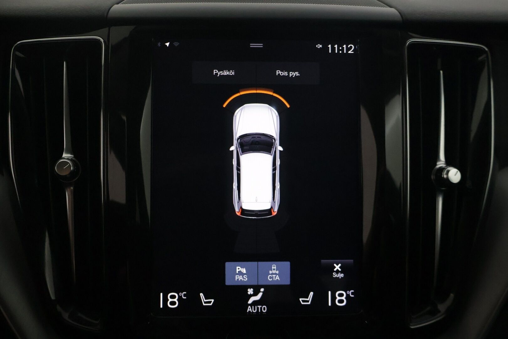 Volvo XC60 2018 T8 AWD Momentum aut - | HUD | Panorama | ACC | Koukku | 360 | Webasto | R-Design Nahkapenkit | KeylessGo | 85 Soh%|