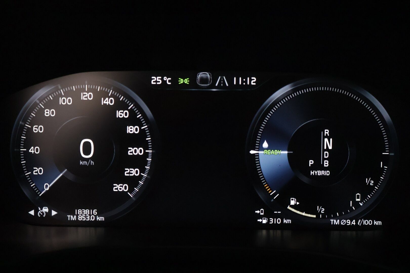 Volvo XC60 2018 T8 AWD Momentum aut - | HUD | Panorama | ACC | Koukku | 360 | Webasto | R-Design Nahkapenkit | KeylessGo | 85 Soh%|