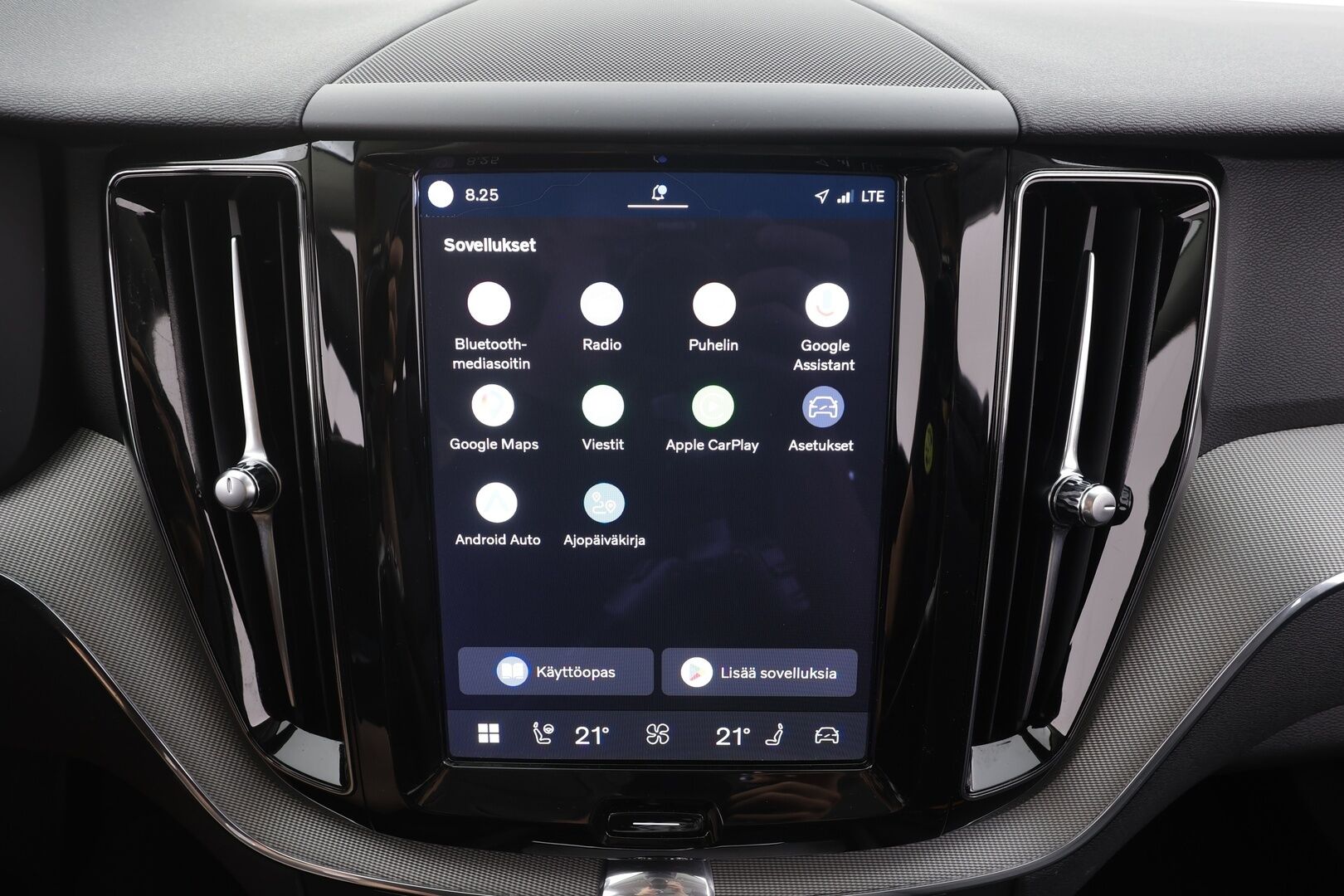 Volvo XC60 2023 T6 AWD Long Range Plus Dark aut - | Pilot assist | Webasto | Koukku | Panorama | Full LED | Muistinahat | P.Kamera | High Performance audio | Keyless | Apple&Android | 1.Om Suomi-auto | Merkkihuollettu | Kahdet Renkaat |
