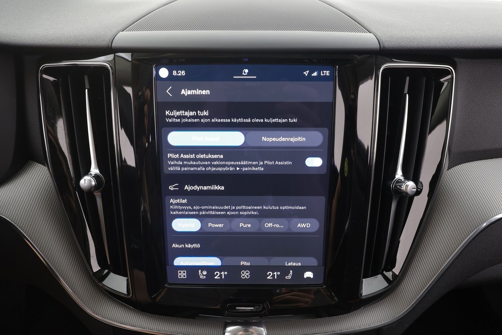 Volvo XC60 2023 T6 AWD Long Range Plus Dark aut - | Pilot assist | Webasto | Koukku | Panorama | Full LED | Muistinahat | P.Kamera | High Performance audio | Keyless | Apple&Android | 1.Om Suomi-auto | Merkkihuollettu | Kahdet Renkaat |