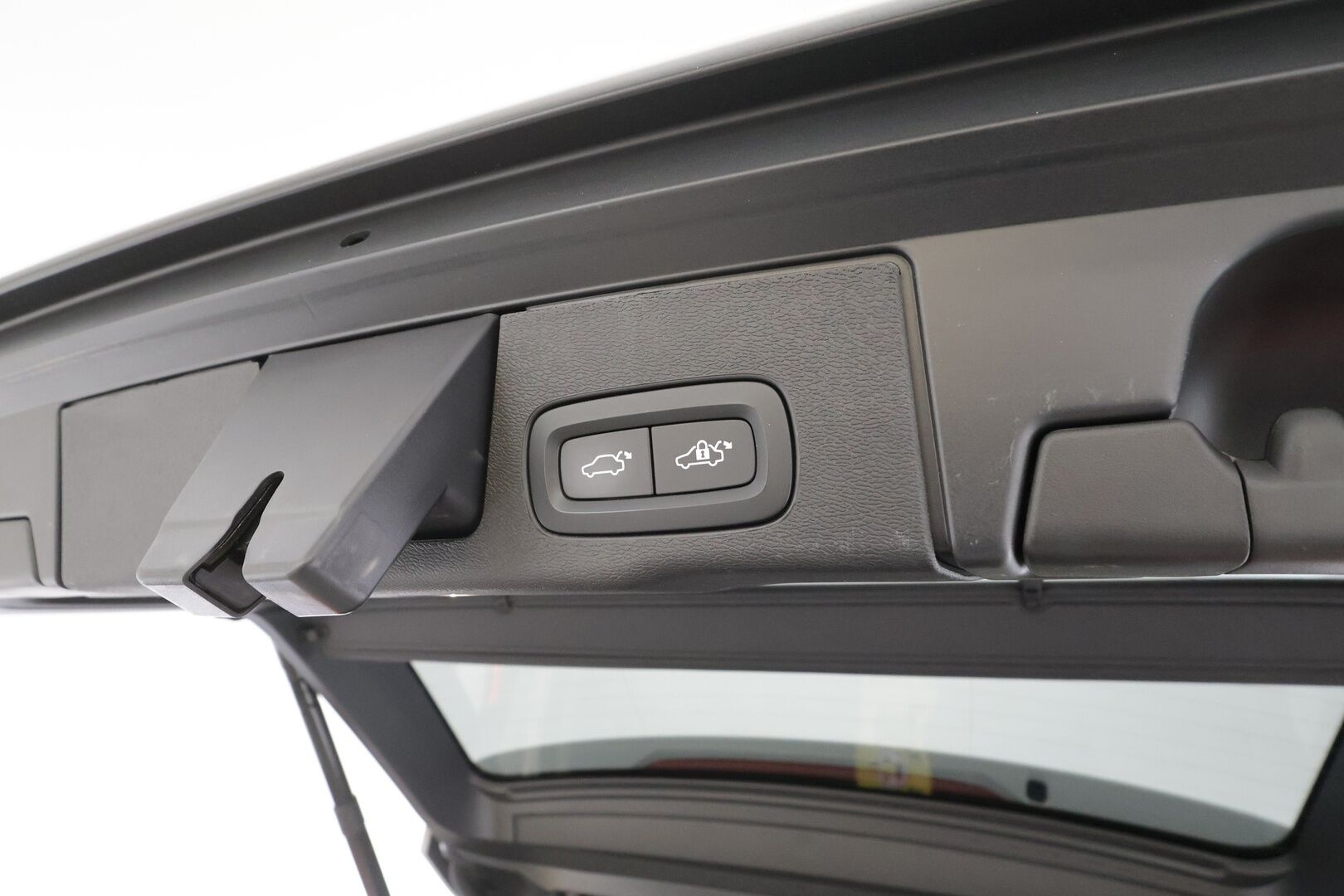 Volvo XC60 2023 T6 AWD Long Range Plus Dark aut - | Pilot assist | Webasto | Koukku | Panorama | Full LED | Muistinahat | P.Kamera | High Performance audio | Keyless | Apple&Android | 1.Om Suomi-auto | Merkkihuollettu | Kahdet Renkaat |
