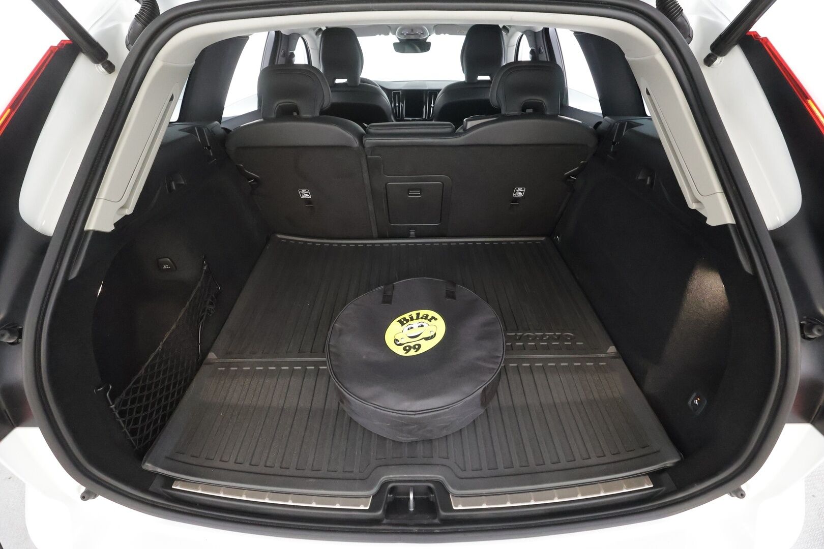 Volvo XC60 2023 T6 AWD Long Range Plus Dark aut - | Pilot assist | Webasto | Koukku | Panorama | Full LED | Muistinahat | P.Kamera | High Performance audio | Keyless | Apple&Android | 1.Om Suomi-auto | Merkkihuollettu | Kahdet Renkaat |