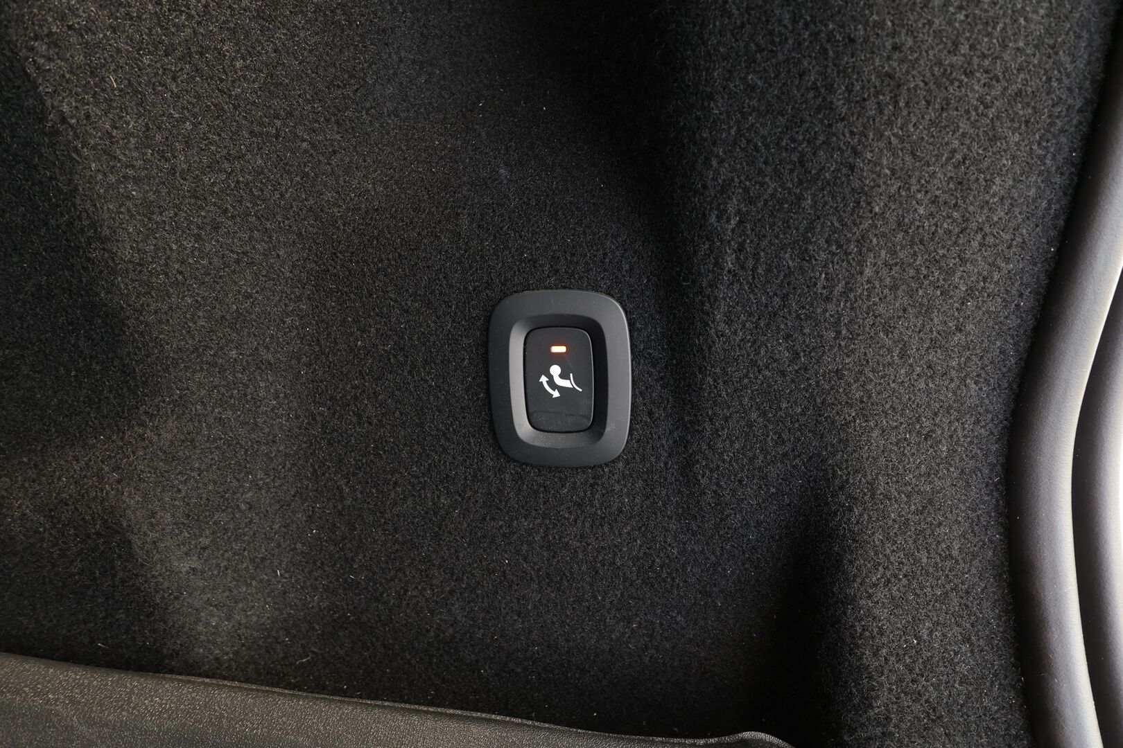 Volvo XC60 2023 T6 AWD Long Range Plus Dark aut - | Pilot assist | Webasto | Koukku | Panorama | Full LED | Muistinahat | P.Kamera | High Performance audio | Keyless | Apple&Android | 1.Om Suomi-auto | Merkkihuollettu | Kahdet Renkaat |