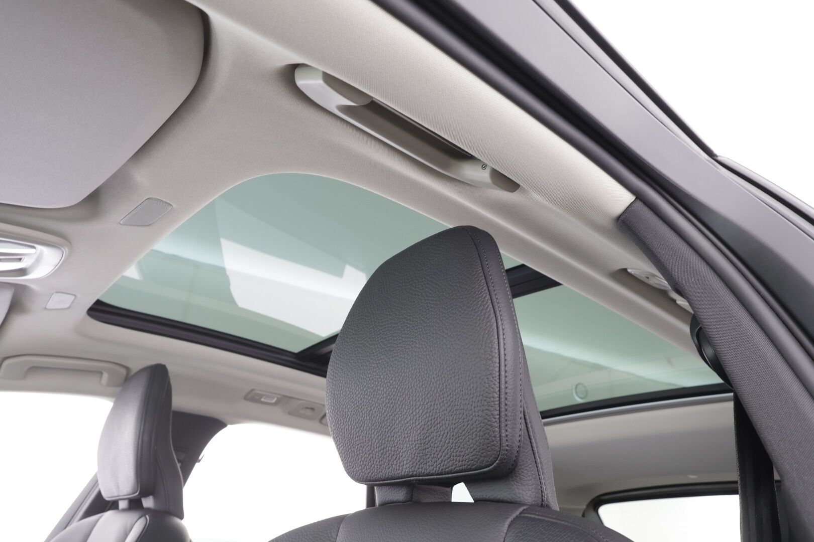 Volvo XC60 2023 T6 AWD Long Range Plus Dark aut - | Pilot assist | Webasto | Koukku | Panorama | Full LED | Muistinahat | P.Kamera | High Performance audio | Keyless | Apple&Android | 1.Om Suomi-auto | Merkkihuollettu | Kahdet Renkaat |