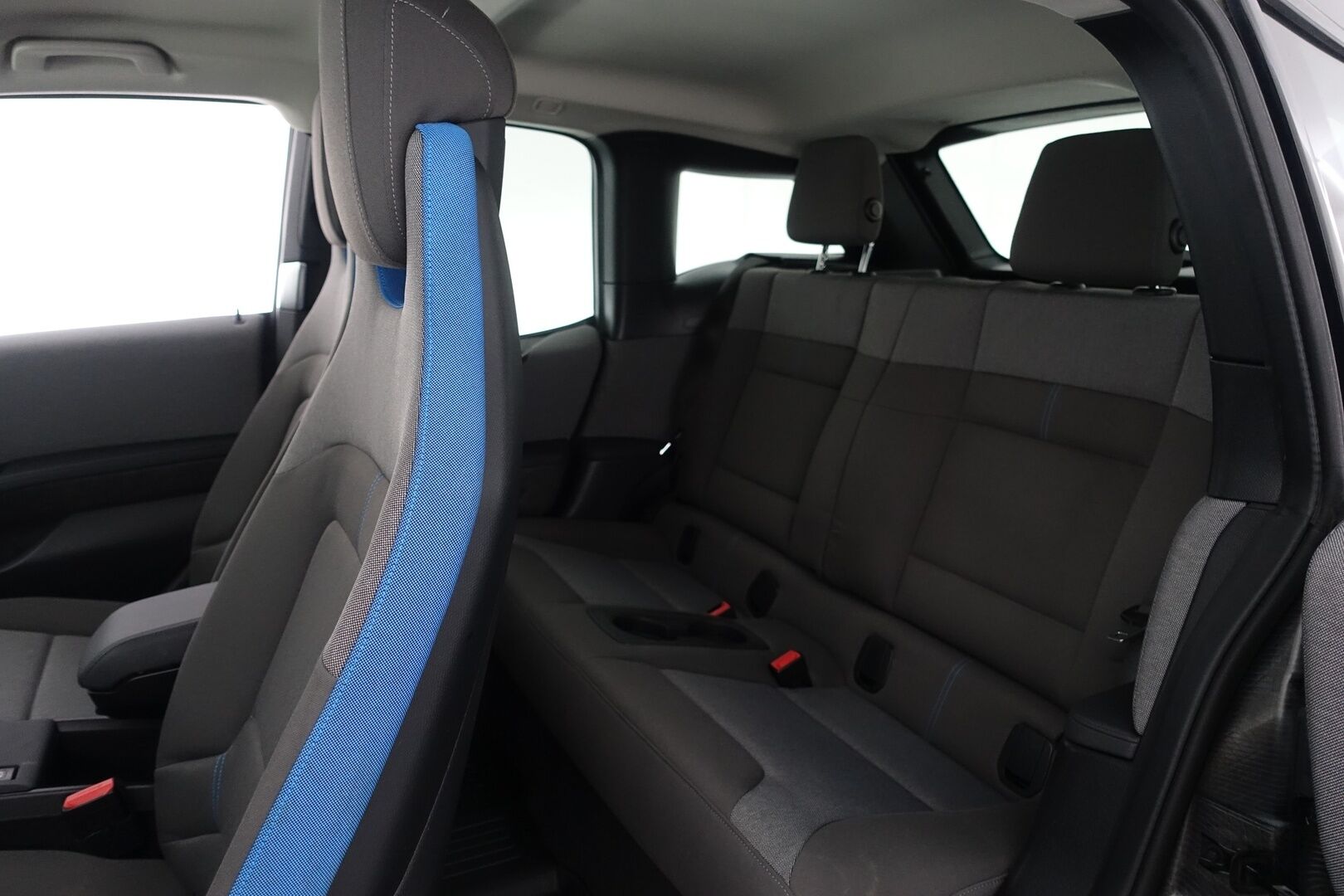 BMW I3S 2022 120 Charged Edition - | ACC | Driving Assistant Plus | Lämpöpumppu | Digimittaristo | P.Kamera | Keyless | Navi | Bluetooth | 2X Renkaat & Aluvanteet |