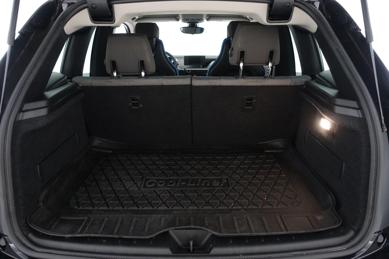 BMW I3S 2022 120 Charged Edition - | ACC | Driving Assistant Plus | Lämpöpumppu | Digimittaristo | P.Kamera | Keyless | Navi | Bluetooth | 2X Renkaat & Aluvanteet |