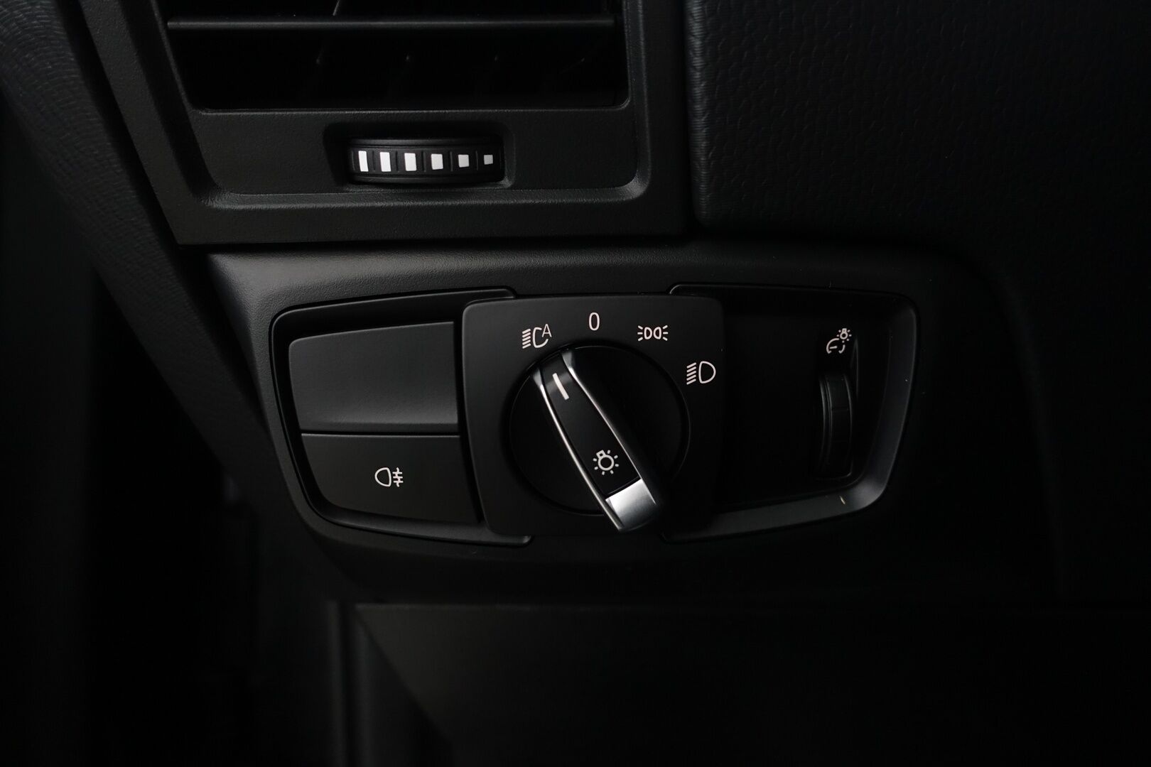 BMW I3S 2022 120 Charged Edition - | ACC | Driving Assistant Plus | Lämpöpumppu | Digimittaristo | P.Kamera | Keyless | Navi | Bluetooth | 2X Renkaat & Aluvanteet |