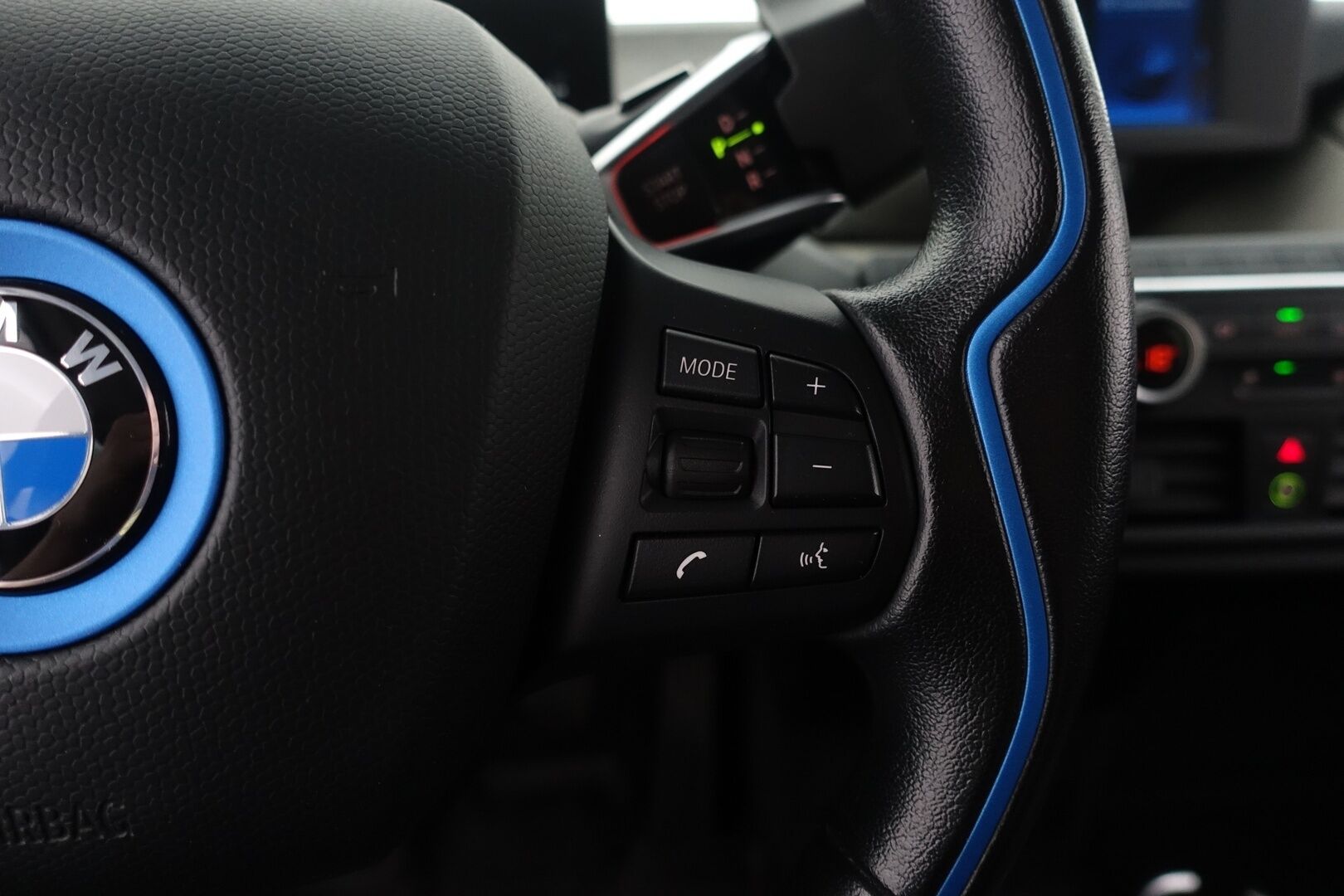 BMW I3S 2022 120 Charged Edition - | ACC | Driving Assistant Plus | Lämpöpumppu | Digimittaristo | P.Kamera | Keyless | Navi | Bluetooth | 2X Renkaat & Aluvanteet |