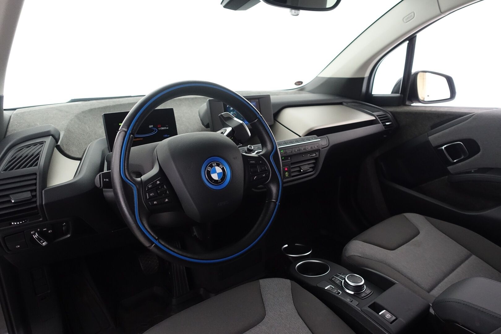 BMW I3S 2022 120 Charged Edition - | ACC | Driving Assistant Plus | Lämpöpumppu | Digimittaristo | P.Kamera | Keyless | Navi | Bluetooth | 2X Renkaat & Aluvanteet |