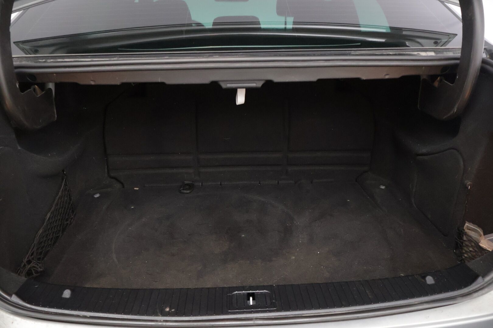 Mercedes-Benz E 2011 200 NGT Avantgarde 1,8 A Kaasu/Bensa * Lohkolämmitin / Vetokoukku / Vakkari / Tutkat / * - Taittuva vetokoukku, siisti Sedan - HULLUT VÄLIPÄIVÄT KORKOTARJOUS 2,49%