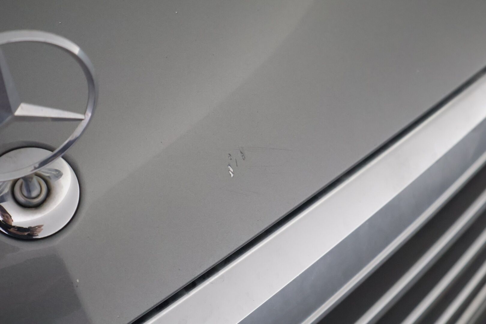 Mercedes-Benz E 2011 200 NGT Avantgarde 1,8 * Myydään Huutokaupat.com * Lohkolämmitin / Vetokoukku / Vakkari / Tutkat / * - *Myydään Huutokaupat.com* Kahdet renkaat vanteilla / Ortopedi-istuimet*