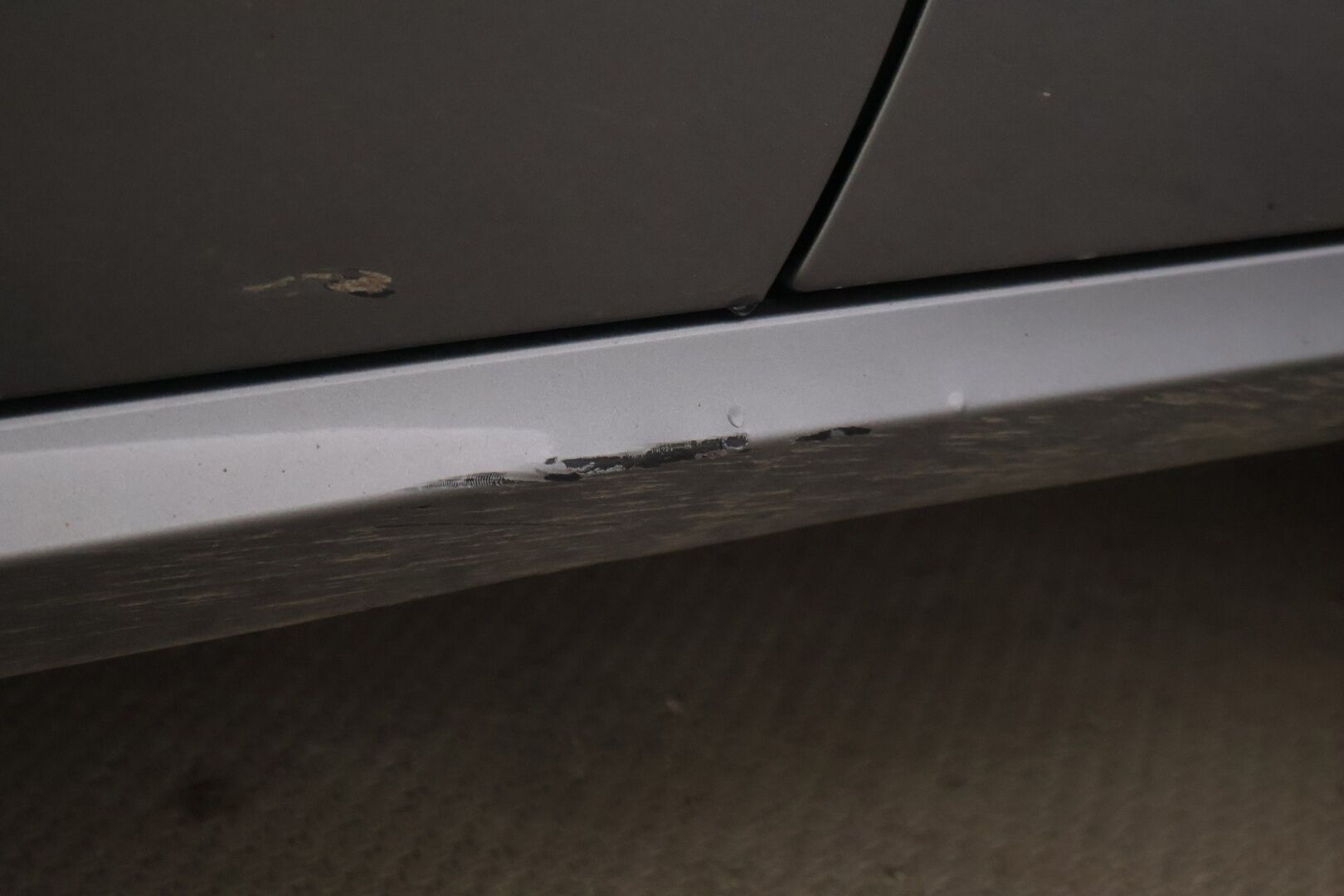 Mercedes-Benz E 2011 200 NGT Avantgarde 1,8 * Myydään Huutokaupat.com * Lohkolämmitin / Vetokoukku / Vakkari / Tutkat / * - *Myydään Huutokaupat.com* Kahdet renkaat vanteilla / Ortopedi-istuimet*