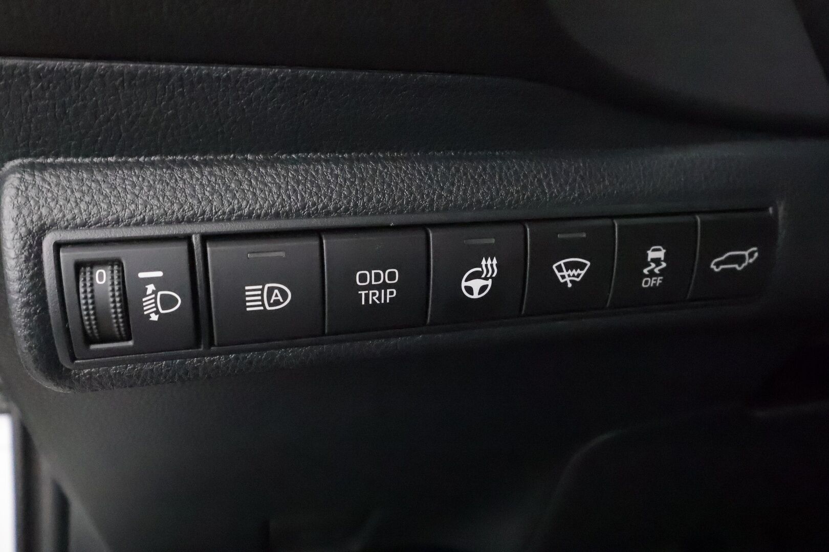 Toyota Corolla 2023 Touring Sports 1,8 Hybrid Launch Edition - | ACC | LED | P.Kamera | Lohkolämmitin | Kaistavahti | Navi | Keyless | PDA | Facelift | Kahdet renkaat | Merkkihuollot | Suomi-auto | 