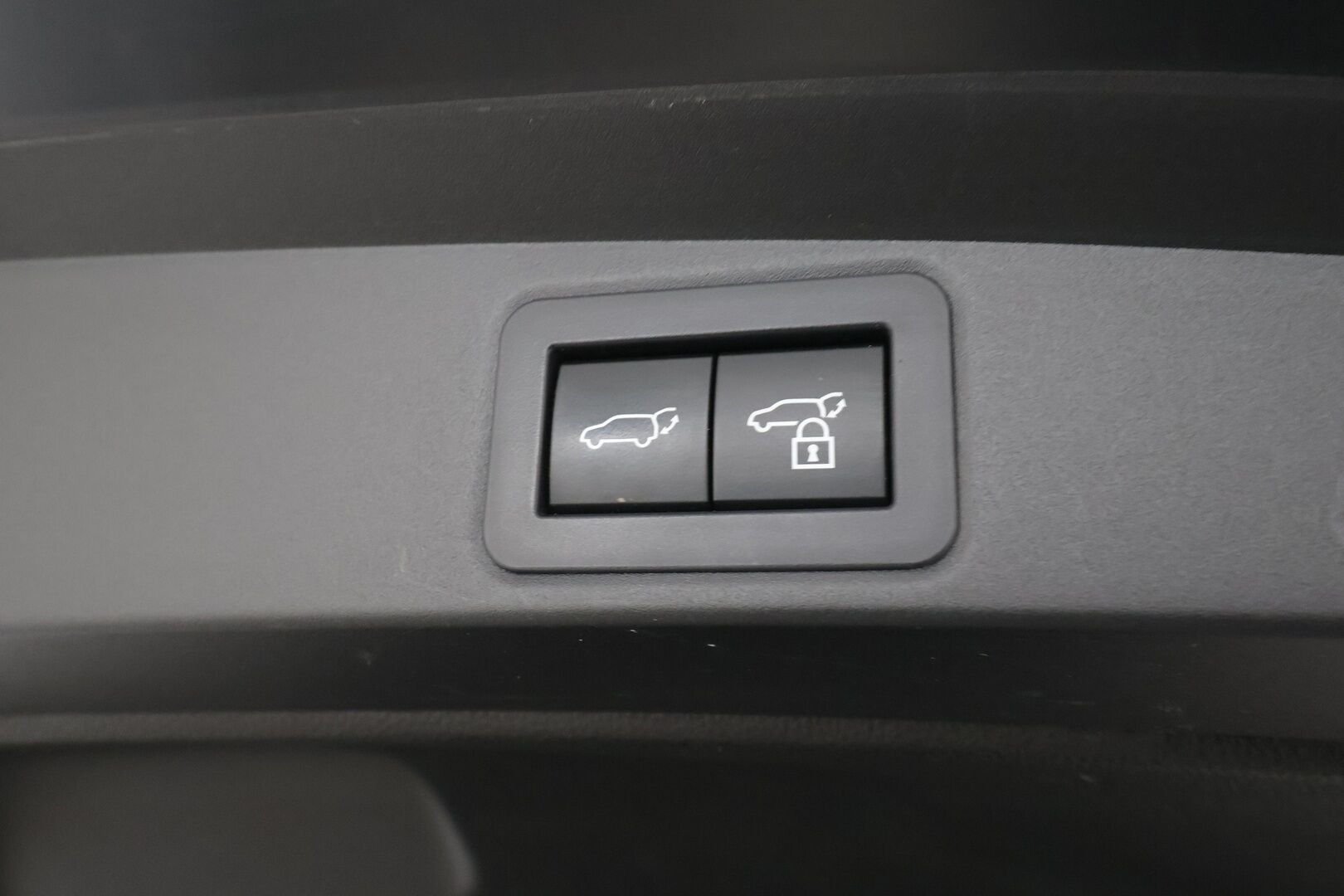 Toyota Corolla 2023 Touring Sports 1,8 Hybrid Launch Edition - | ACC | LED | P.Kamera | Lohkolämmitin | Kaistavahti | Navi | Keyless | PDA | Facelift | Kahdet renkaat | Merkkihuollot | Suomi-auto | 