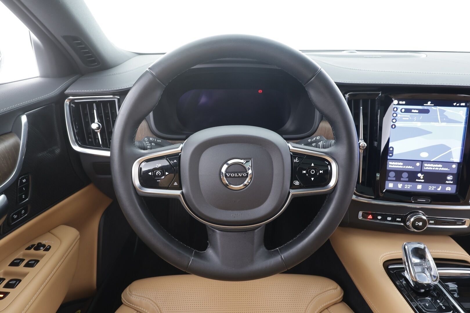 Volvo V90 2023 T8 AWD Long Range High Performance Ultimate Bright aut - | Pilot assist | 360-Kamera | Full-LED | H/K | Panorama | HUD | Ilmastoidut Muistipenkit | Keyless | Ruskeat Sporttinahat | 1.Om Suomi-auto | Kahdet renkaat | Merkkihuollettu |