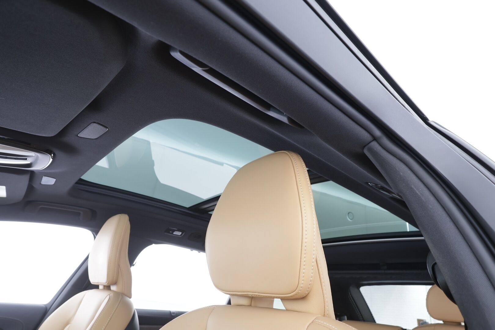 Volvo V90 2023 T8 AWD Long Range High Performance Ultimate Bright aut - | Pilot assist | 360-Kamera | Full-LED | H/K | Panorama | HUD | Ilmastoidut Muistipenkit | Keyless | Ruskeat Sporttinahat | 1.Om Suomi-auto | Kahdet renkaat | Merkkihuollettu |