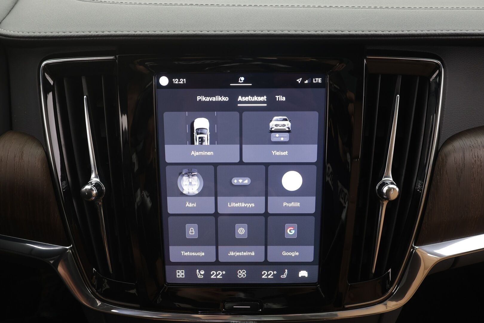 Volvo V90 2023 T8 AWD Long Range High Performance Ultimate Bright aut - | Pilot assist | 360-Kamera | Full-LED | H/K | Panorama | HUD | Ilmastoidut Muistipenkit | Keyless | Ruskeat Sporttinahat | 1.Om Suomi-auto | Kahdet renkaat | Merkkihuollettu |
