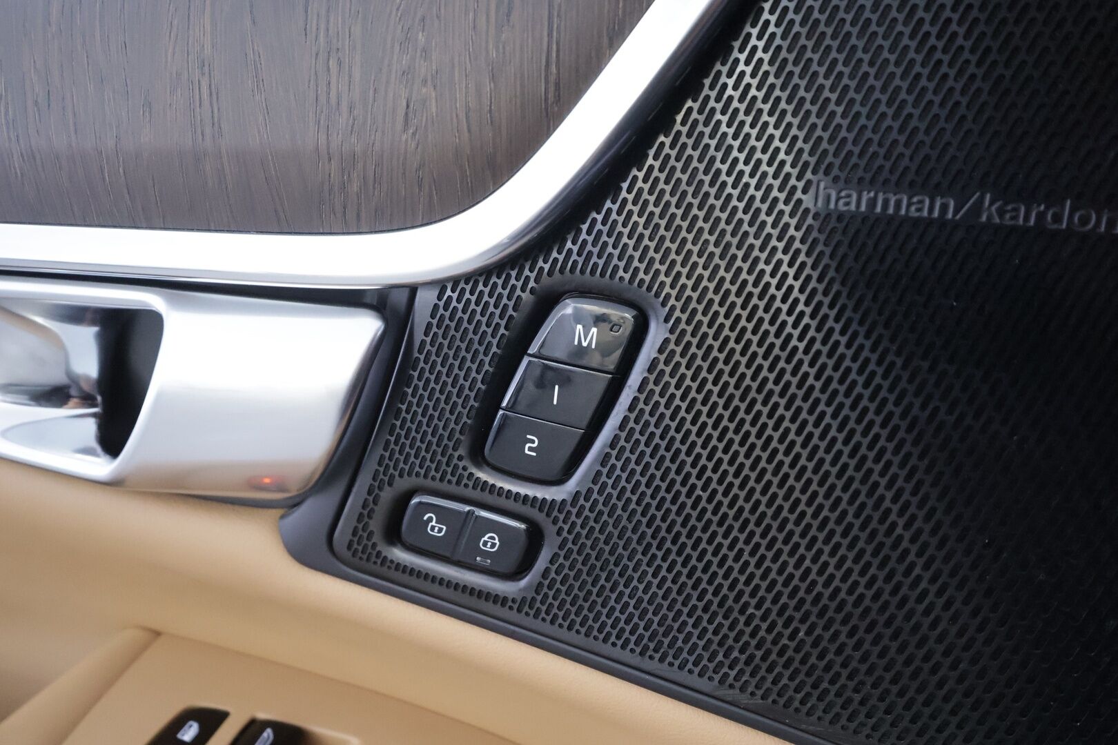 Volvo V90 2023 T8 AWD Long Range High Performance Ultimate Bright aut - | Pilot assist | 360-Kamera | Full-LED | H/K | Panorama | HUD | Ilmastoidut Muistipenkit | Keyless | Ruskeat Sporttinahat | 1.Om Suomi-auto | Kahdet renkaat | Merkkihuollettu |