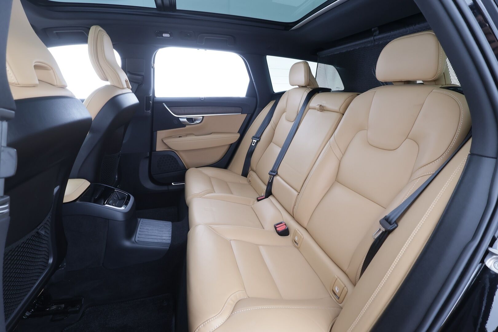 Volvo V90 2023 T8 AWD Long Range High Performance Ultimate Bright aut - | Pilot assist | 360-Kamera | Full-LED | H/K | Panorama | HUD | Ilmastoidut Muistipenkit | Keyless | Ruskeat Sporttinahat | 1.Om Suomi-auto | Kahdet renkaat | Merkkihuollettu |