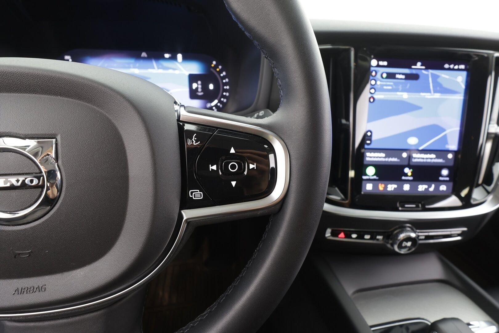 Volvo V60 2023 B4 MHEV Business Plus Bright DCT aut - | ACC | Webasto | Koukku | Muistinahat | Sporttipenkit | Full-LED | P.kamera | High performance audio | Keyless | 1-om suomiauto | 