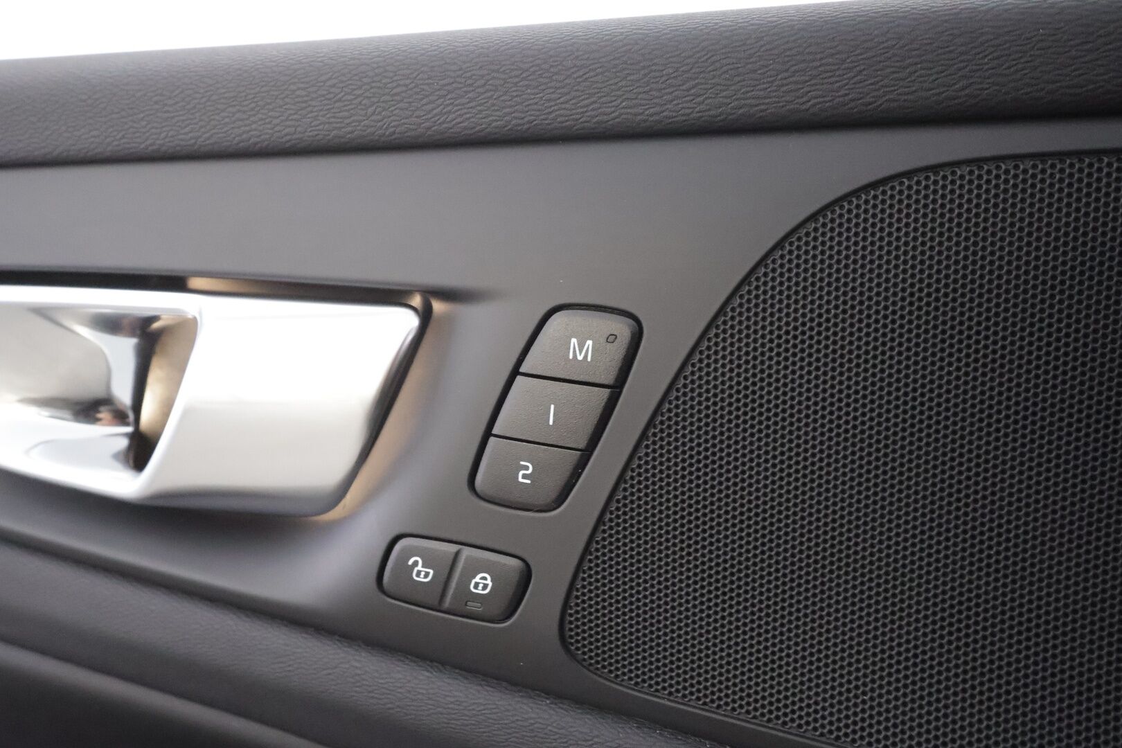 Volvo V60 2023 B4 MHEV Business Plus Bright DCT aut - | ACC | Webasto | Koukku | Muistinahat | Sporttipenkit | Full-LED | P.kamera | High performance audio | Keyless | 1-om suomiauto | 