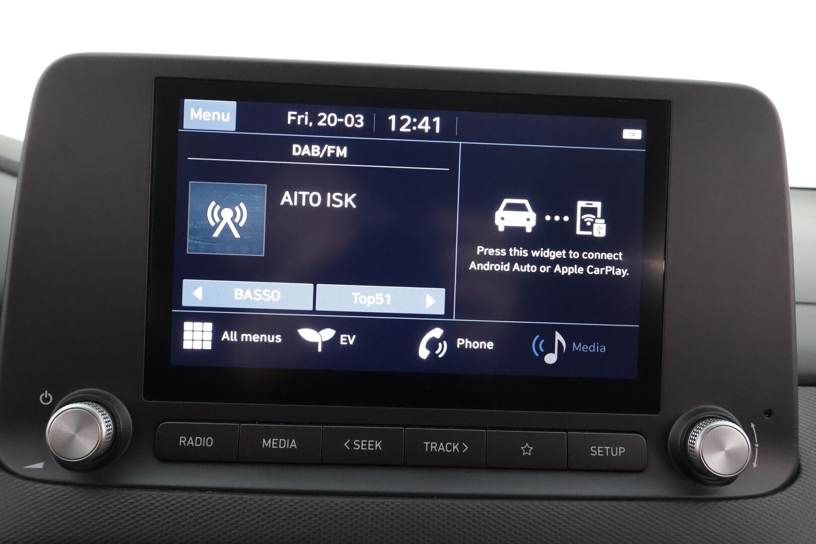 Hyundai KONA 2023 electric 64 kWh 204 hv Comfort MY21 * ACC / ILP / P.kamera / Digimittaristo / Ratinlämmitin / Keyless / LED * - 1.Om Suomi-auto / Akku kuntotarkastettu SoH 95,6% / Kahdet renkaat aluvanteilla / Merkkihuollettu