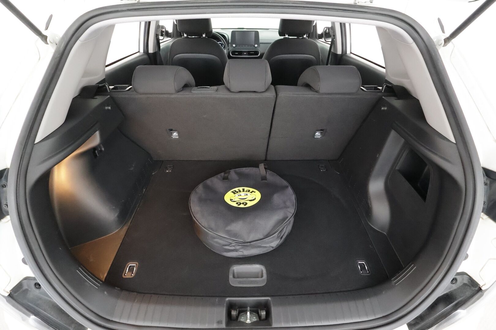 Hyundai KONA 2023 electric 64 kWh 204 hv Comfort MY21 * ACC / ILP / P.kamera / Digimittaristo / Ratinlämmitin / Keyless / LED * - 1.Om Suomi-auto / Akku kuntotarkastettu SoH 95,6% / Kahdet renkaat aluvanteilla / Merkkihuollettu