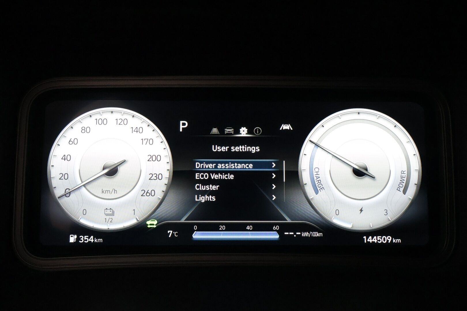 Hyundai KONA 2023 electric 64 kWh 204 hv Comfort MY21 * ACC / ILP / P.kamera / Digimittaristo / Ratinlämmitin / Keyless / LED * - 1.Om Suomi-auto / Akku kuntotarkastettu SoH 95,6% / Kahdet renkaat aluvanteilla / Merkkihuollettu