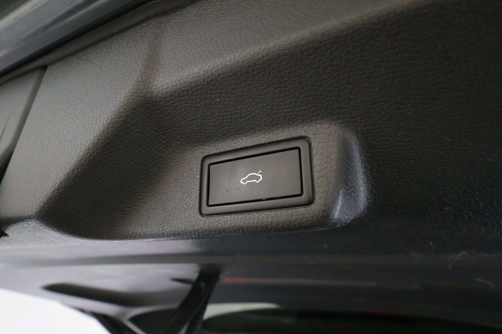 Volkswagen ID. Buzz 2023 Pro Business 77kWh * Koukku / ACC / LED / 360° Kamera / Kaistavahti / Navi / Keyless * - Suomi-auto / Kahdet renkaat / Merkkihuollot