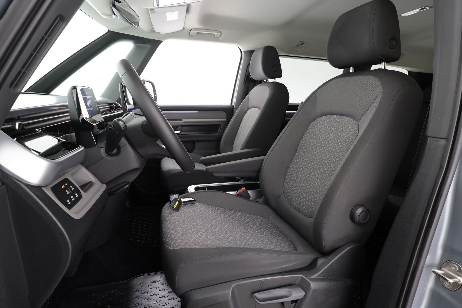 Volkswagen ID. Buzz 2023 Pro Business 77kWh * Koukku / ACC / LED / 360° Kamera / Kaistavahti / Navi / Keyless * - Suomi-auto / Kahdet renkaat / Merkkihuollot