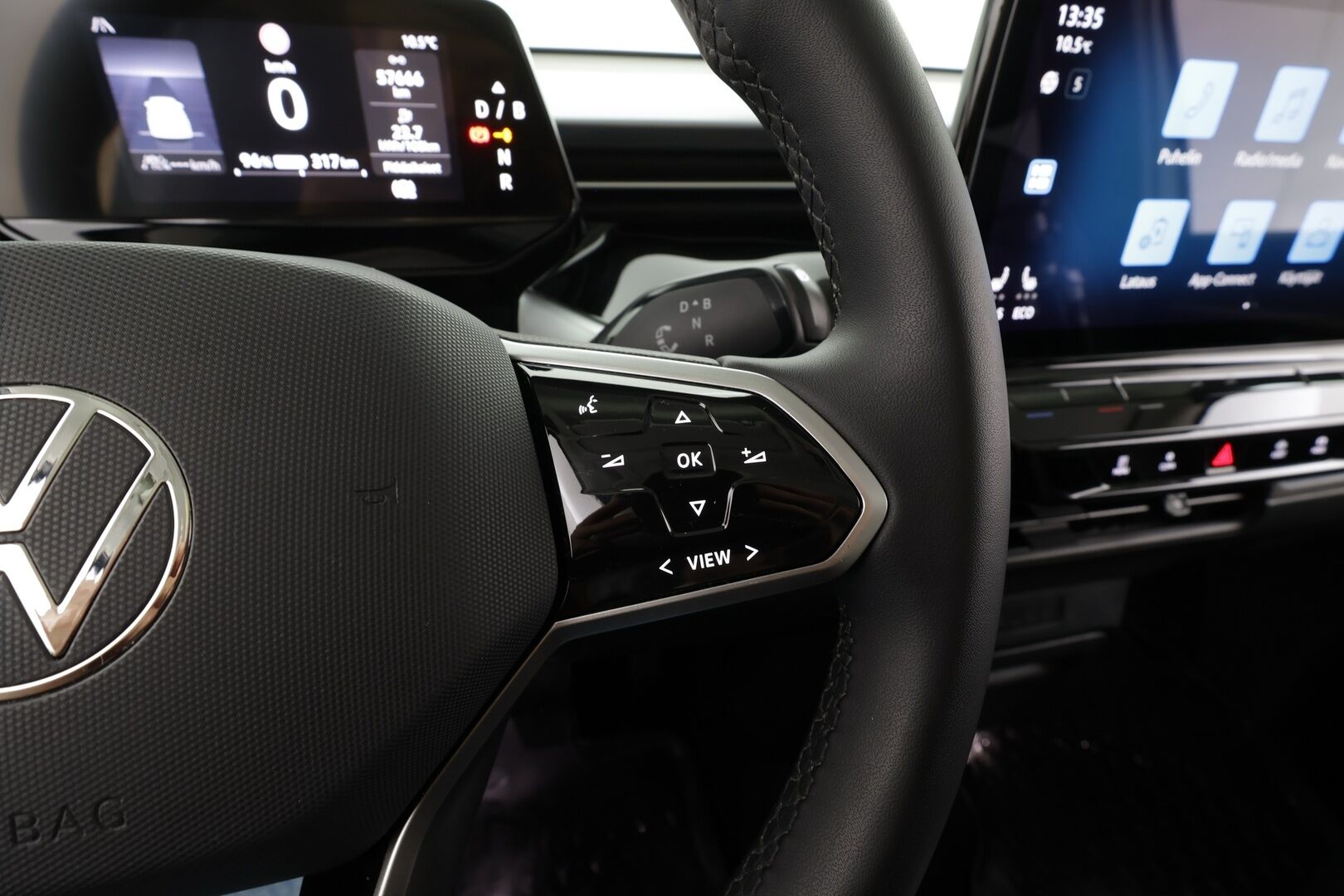 Volkswagen ID. Buzz 2023 Pro Business 77kWh * Koukku / ACC / LED / 360° Kamera / Kaistavahti / Navi / Keyless * - Suomi-auto / Kahdet renkaat / Merkkihuollot