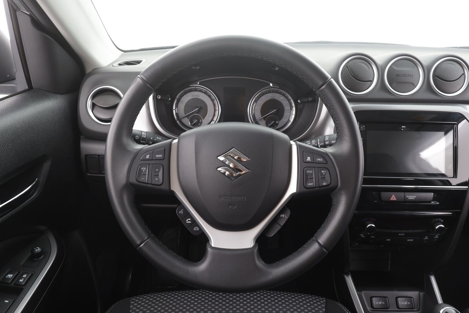 Suzuki Vitara 2024 1,4 BOOSTERJET 4WD GL+ 6MT HYBRID - | ACC | P.Kamera | Kaistavahti | LED | Lohko | Katvevarotin | Bluetooth | 1.Om Suomi-auto | Tehdastakuu | Kahdet renkaat aluvanteilla |