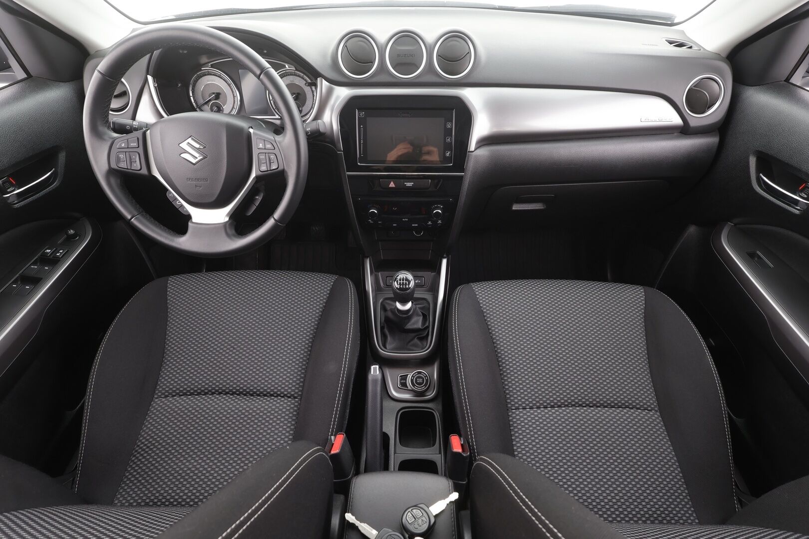 Suzuki Vitara 2024 1,4 BOOSTERJET 4WD GL+ 6MT HYBRID - | ACC | P.Kamera | Kaistavahti | LED | Lohko | Katvevarotin | Bluetooth | 1.Om Suomi-auto | Tehdastakuu | Kahdet renkaat aluvanteilla |