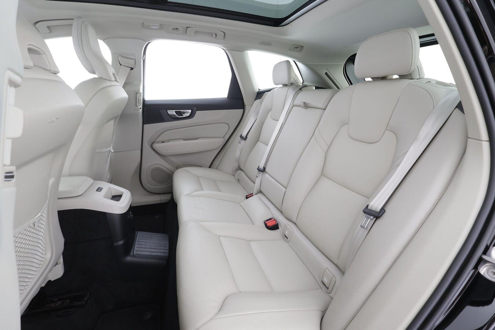 Volvo XC60 2023 T8 AWD Long Range High Performance Plus Bright aut - HUD | Pilot assist | Koukku | P-kamera | Muistipenkki | Panorama | Merkkihuollot | Full-LED | 