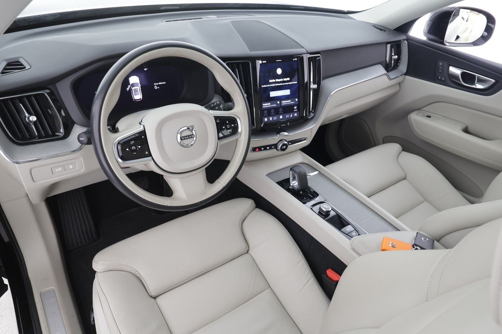 Volvo XC60 2023 T8 AWD Long Range High Performance Plus Bright aut - HUD | Pilot assist | Koukku | P-kamera | Muistipenkki | Panorama | Merkkihuollot | Full-LED | 