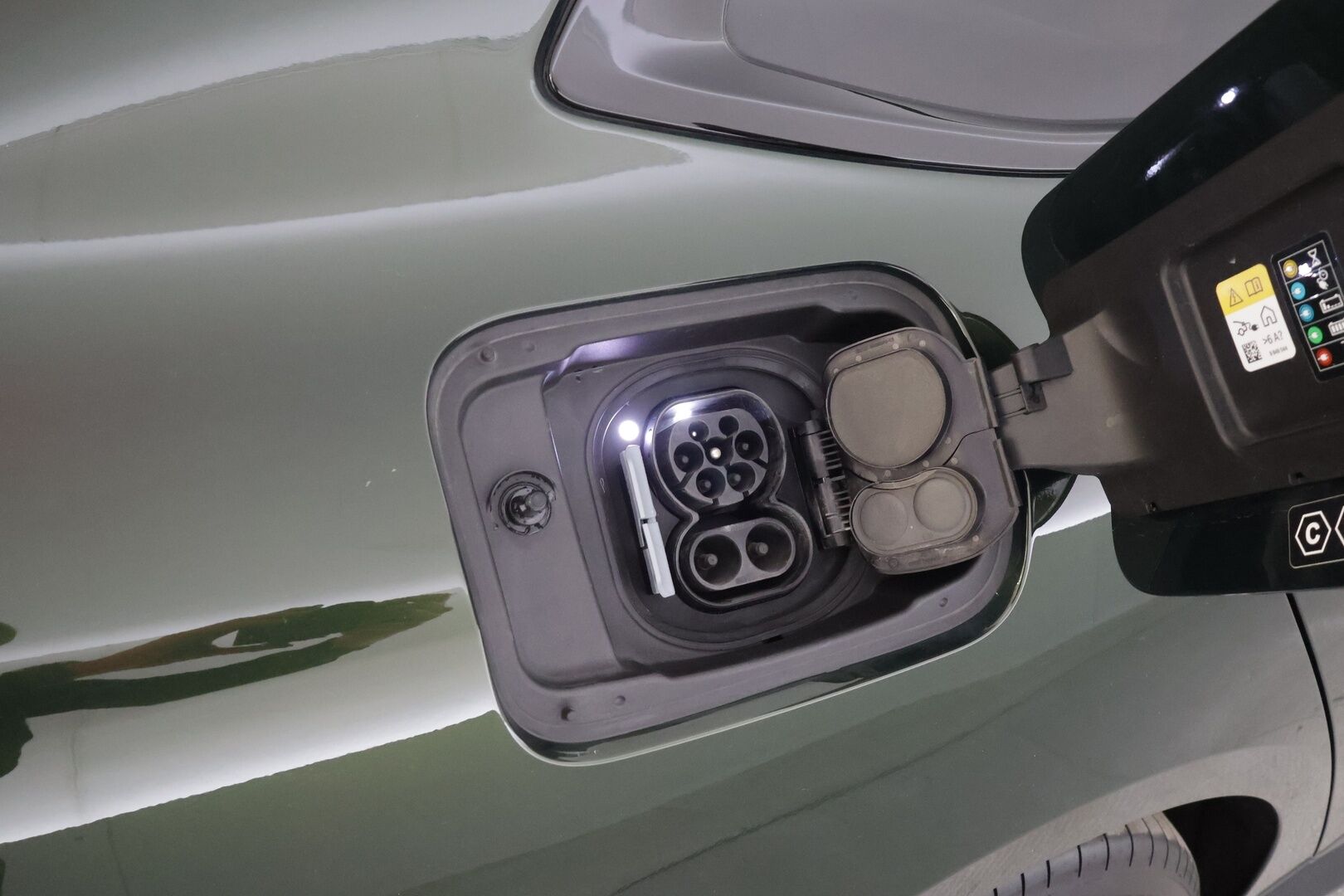 BMW i4 2024 eDrive40 Charged - | ACC | Lisälämmitin | Koukku | Widescreen | Muistipenkki | 360-Kamera |Sporttinahat | 1.Om Suomi-auto | Kahdet Renkaat | 