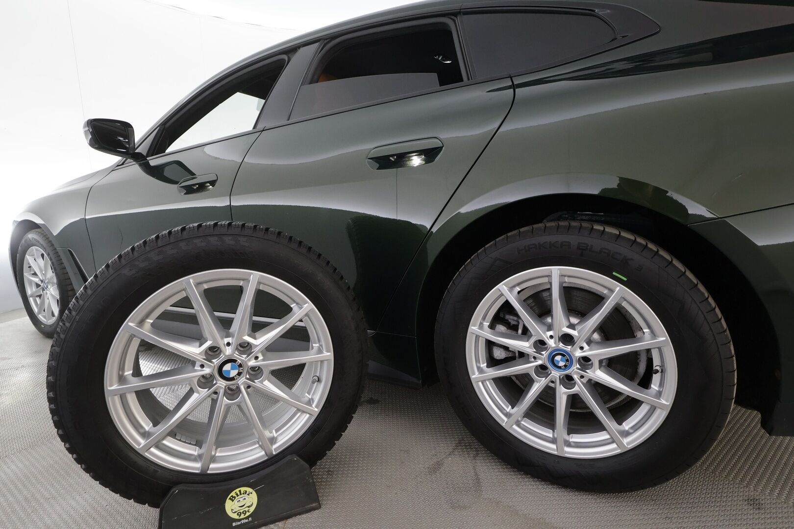 BMW i4 2024 eDrive40 Charged - | ACC | Lisälämmitin | Koukku | Widescreen | Muistipenkki | 360-Kamera |Sporttinahat | 1.Om Suomi-auto | Kahdet Renkaat | 
