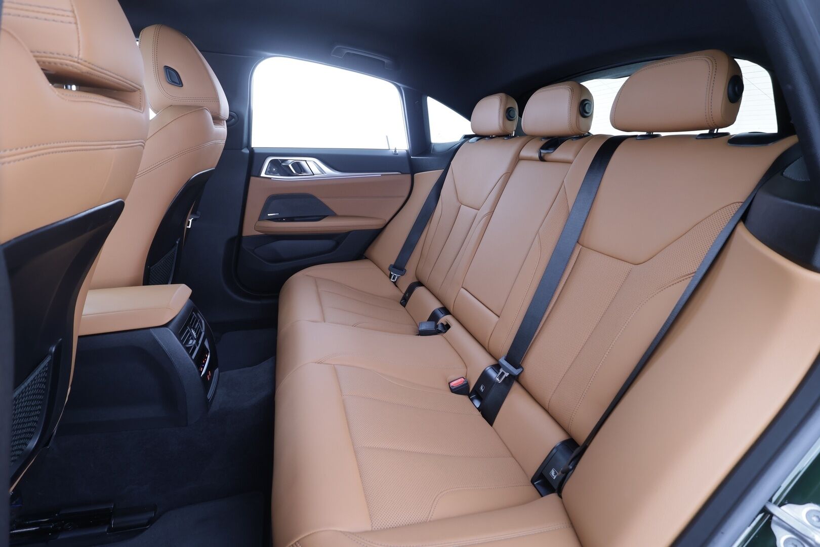 BMW i4 2024 eDrive40 Charged - | ACC | Lisälämmitin | Koukku | Widescreen | Muistipenkki | 360-Kamera |Sporttinahat | 1.Om Suomi-auto | Kahdet Renkaat | 