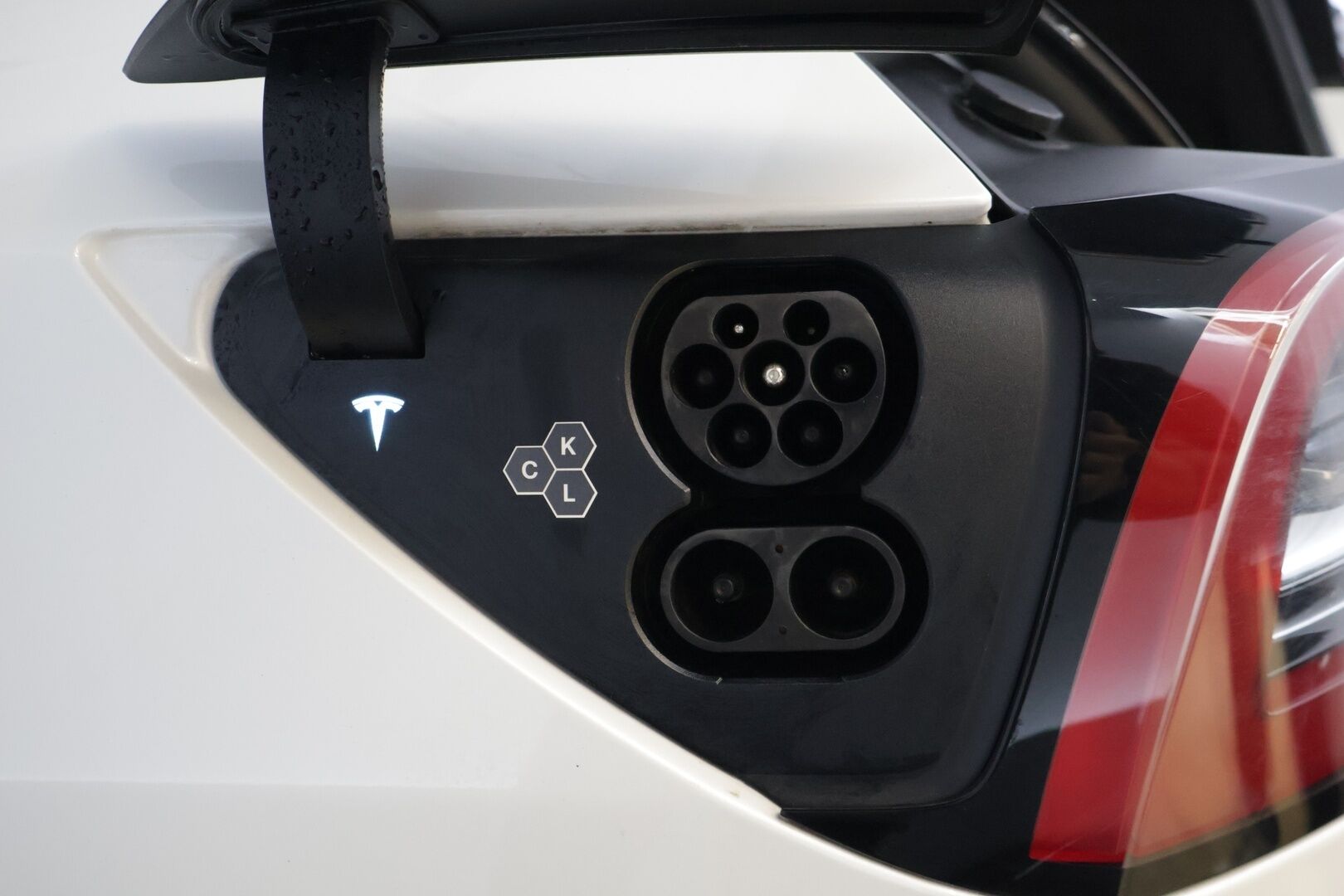 Tesla Model 3 2021 Long Range * Refresh / Ilmalämpöpumppu / Matrix LED / Premium Audio / Muistipenkki /  Nahkasisusta / BLIS / Lasikatto * - * Refresh / Siisti ykisilö / 2x renkaat ja vanteet / Akku kuntotarkastettu *